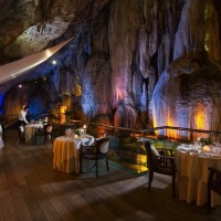 Jeff's Cellar 山洞餐廳