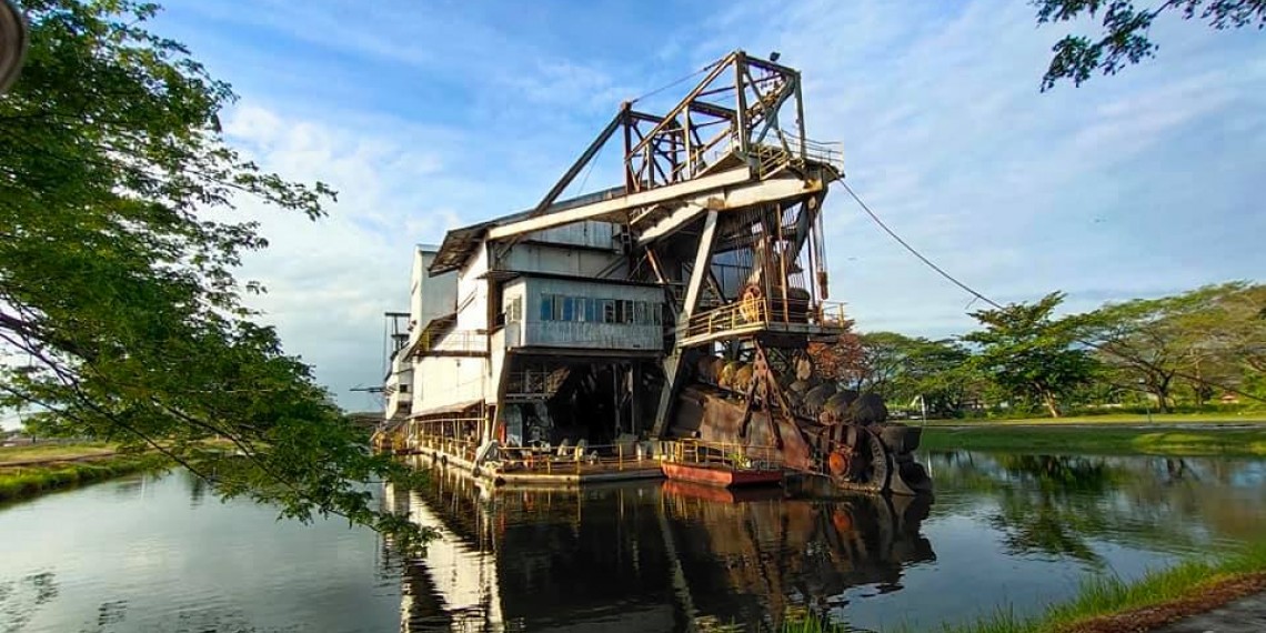 丹絨督亞冷5號鐵船